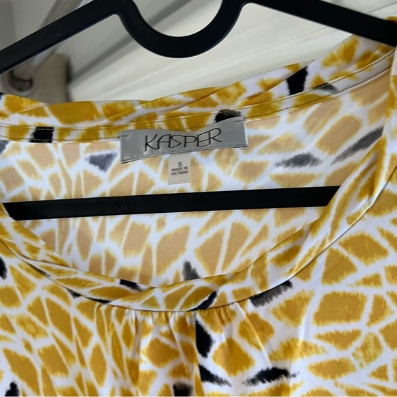 NWT Kasper suits twist neck shell top, yellow, black, small, spring - Picture 6 of 8